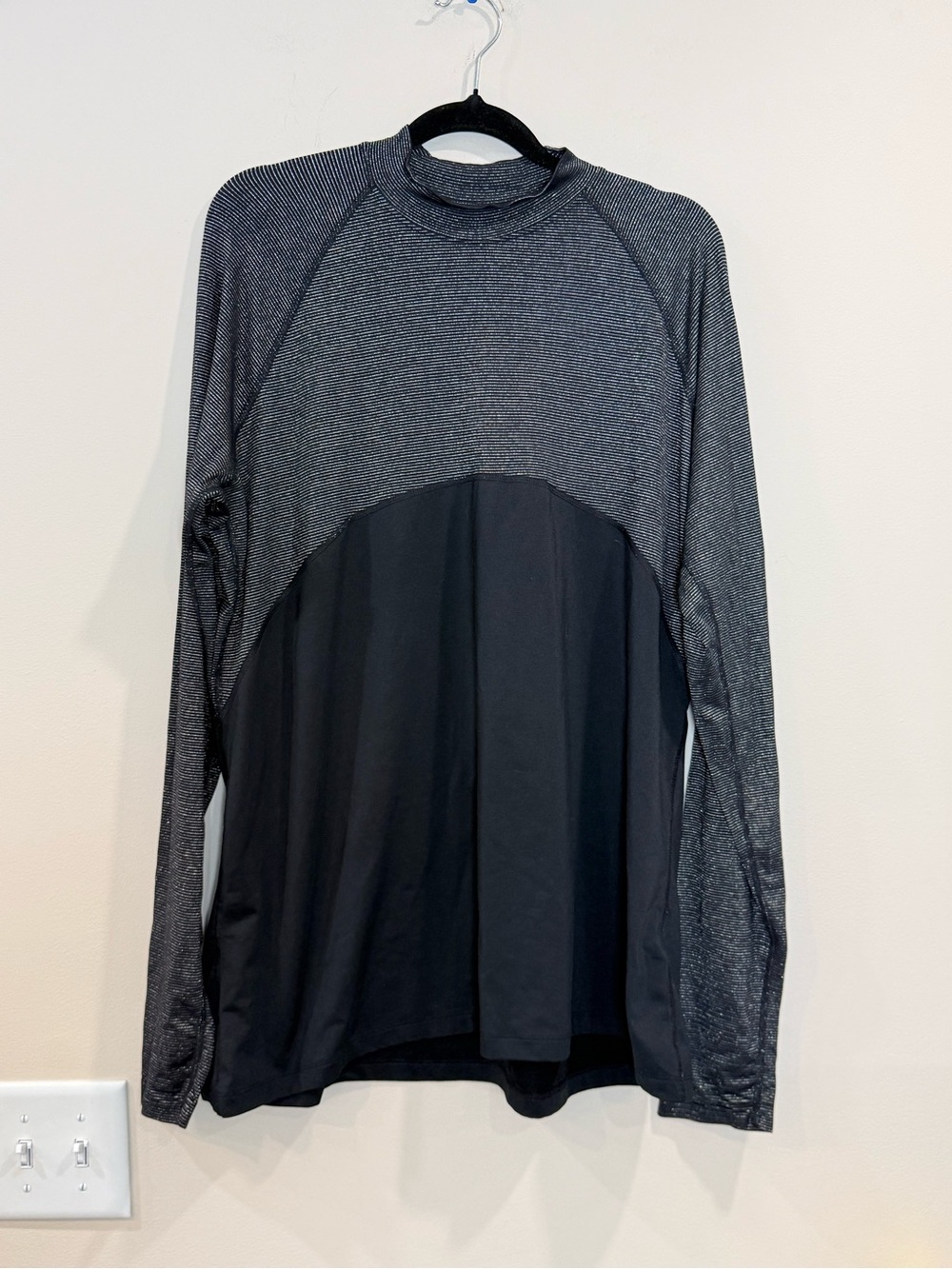 🔥Nike DryFit Women’s Black and Charcoal Long-Sleeve Shirt Size XXL EC🔥